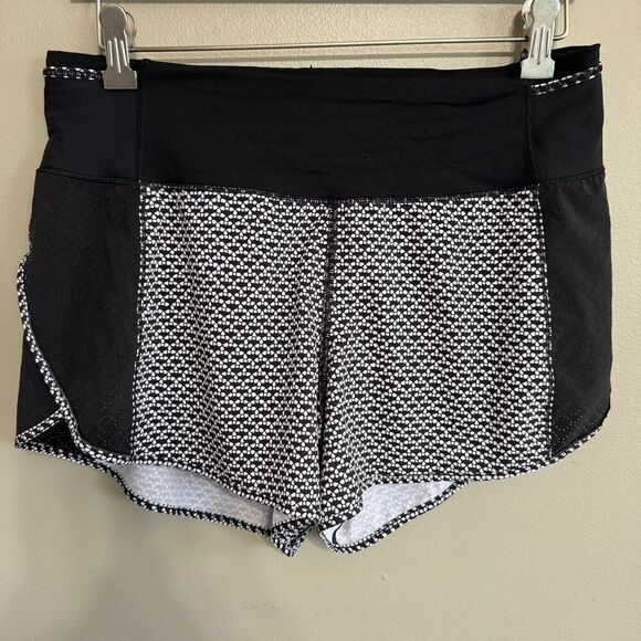 Lululemon Real Quick Short *Perforated 3.5" size 8 - Picture 2 of 8